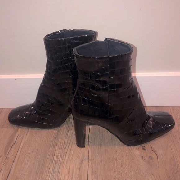 L’INTERVALLE Black Patent Leather Croc Print Square Toe Heel Boots Sz 40 - Picture 1 of 9